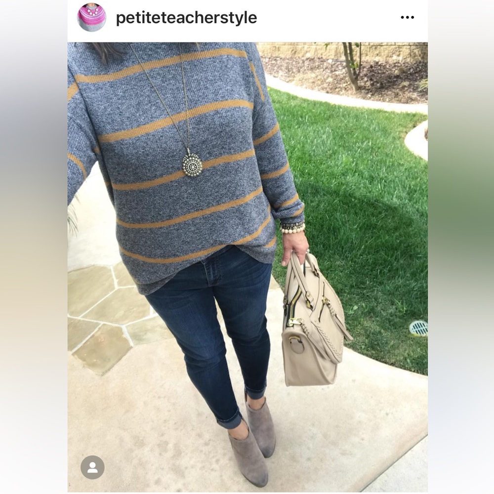 American Eagle sweater
